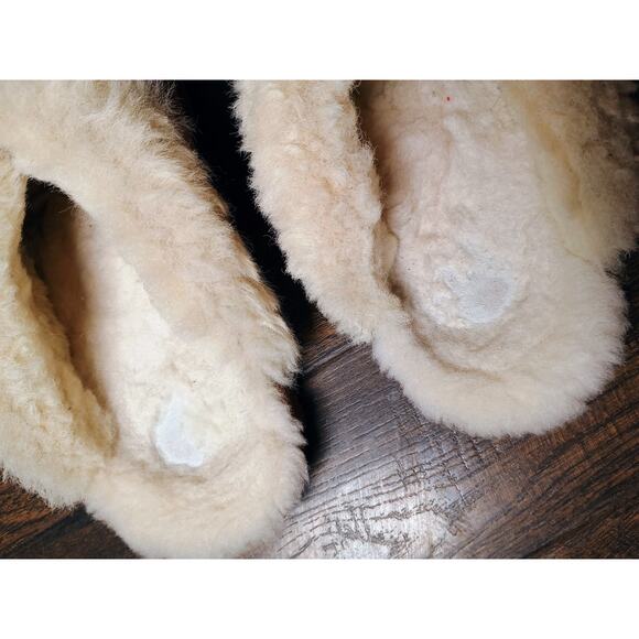 UGG Women's Coquette slippers in chestnut color size 9 - Picture 7 of 7